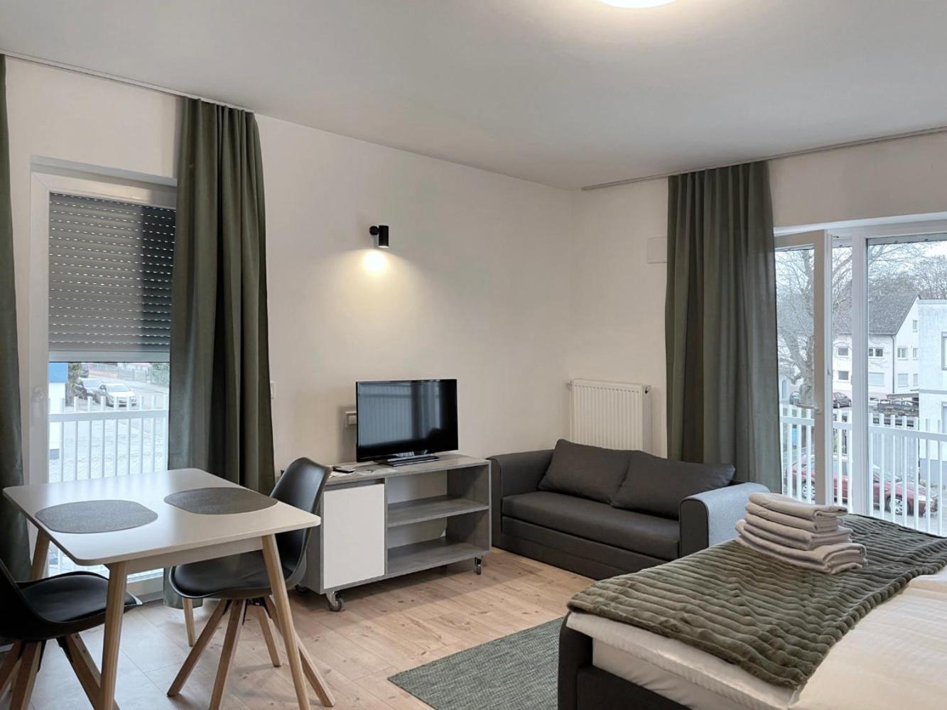 Board Inn - Haus Regensburg Bagian luar foto