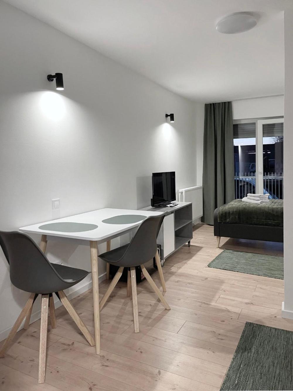 Board Inn - Haus Regensburg Bagian luar foto