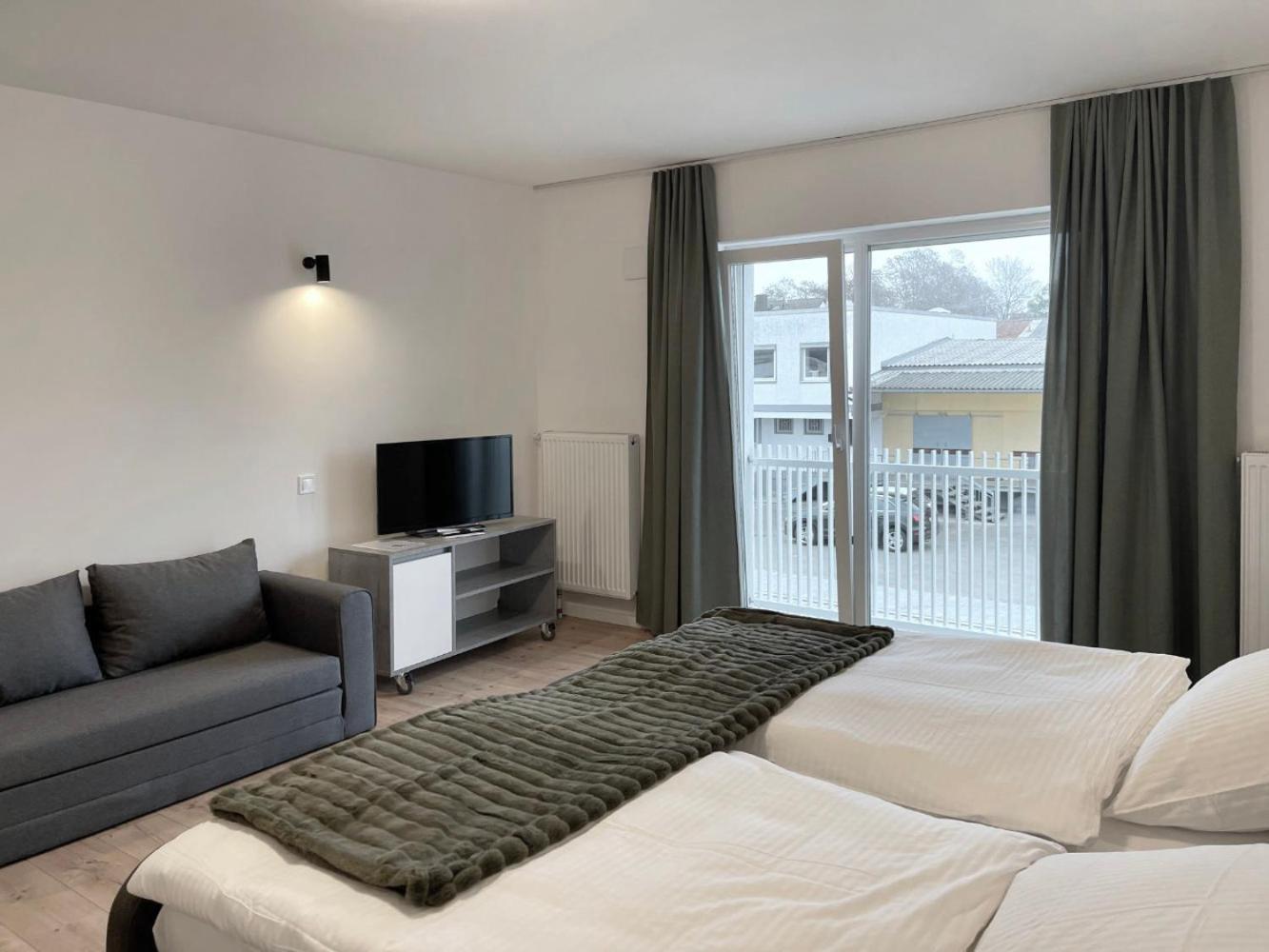 Board Inn - Haus Regensburg Bagian luar foto