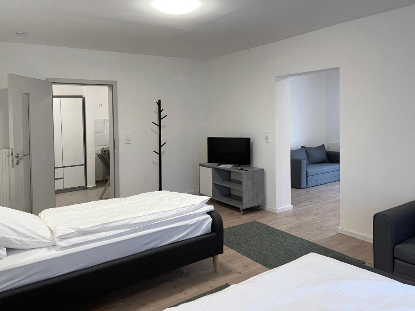Board Inn - Haus Regensburg Bagian luar foto